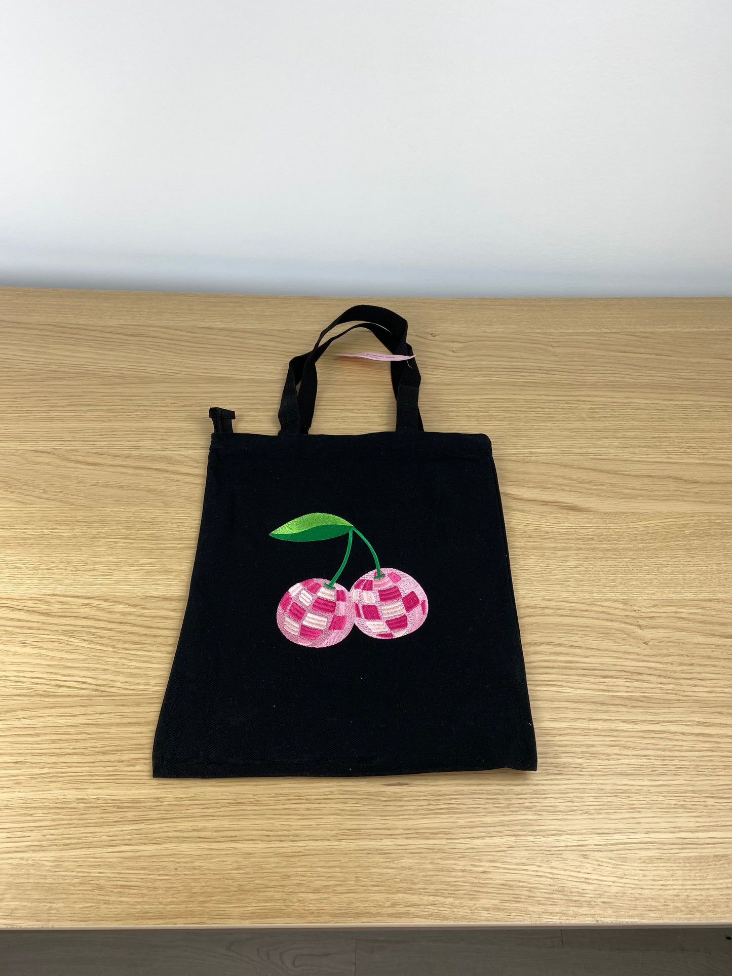 TOTE BAG NEGRA CEREZAS